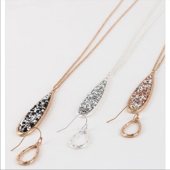 Black Necklace and Earrings Set - Picture 1 of 4